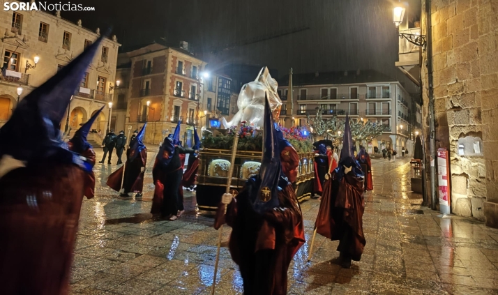 Imagen de la procesión a la altura de la plaza Mayor. /SN