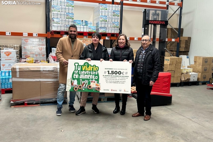 3.000 kilos de vidrio se convierten en 1.700 kilos de alimentos para los más necesitados