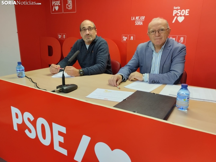 En el PSOE aseguran que los alcaldes del PP también critican el derroche de la Junta en el PEMA