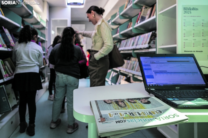 Soria Noticias viaja con el Bibliobús por todo Soria. /Viksar Fotografía