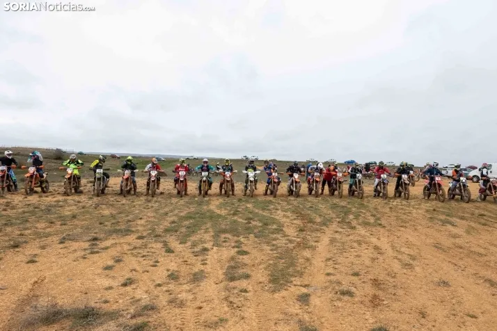 Fotos: Los pilotos de Cross Country desaf&iacute;an al mal tiempo en Almaz&aacute;n