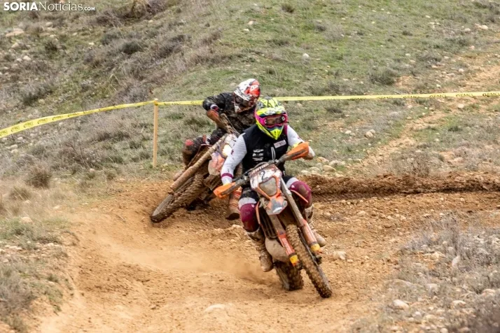 Fotos: Los pilotos de Cross Country desaf&iacute;an al mal tiempo en Almaz&aacute;n