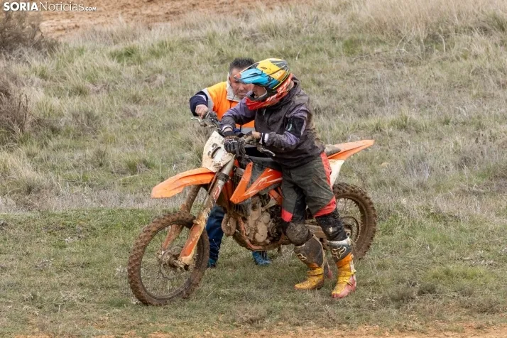 Fotos: Los pilotos de Cross Country desaf&iacute;an al mal tiempo en Almaz&aacute;n