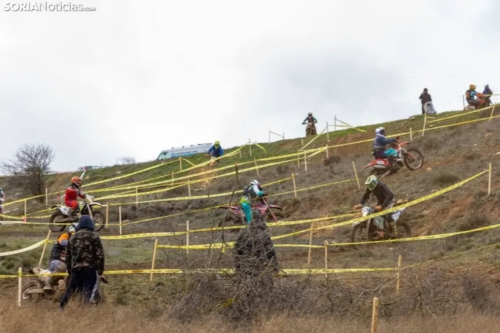 Fotos: Los pilotos de Cross Country desaf&iacute;an al mal tiempo en Almaz&aacute;n