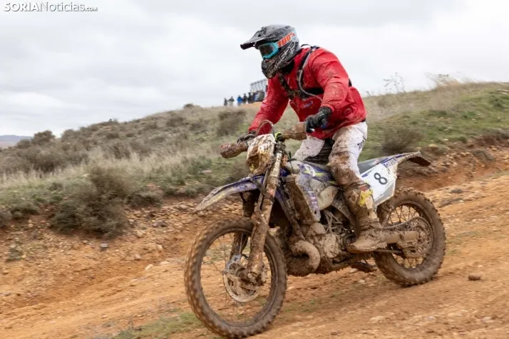 Fotos: Los pilotos de Cross Country desaf&iacute;an al mal tiempo en Almaz&aacute;n