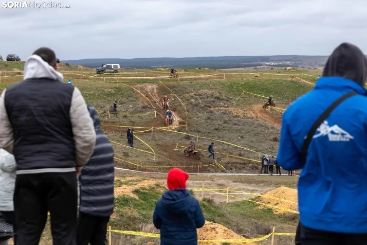 Fotos: Los pilotos de Cross Country desaf&iacute;an al mal tiempo en Almaz&aacute;n