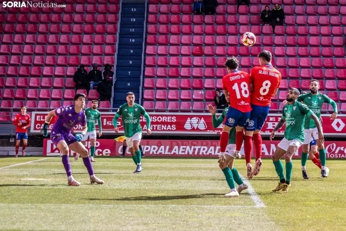 Numancia vs Villanovense ./Viksar Fotografía