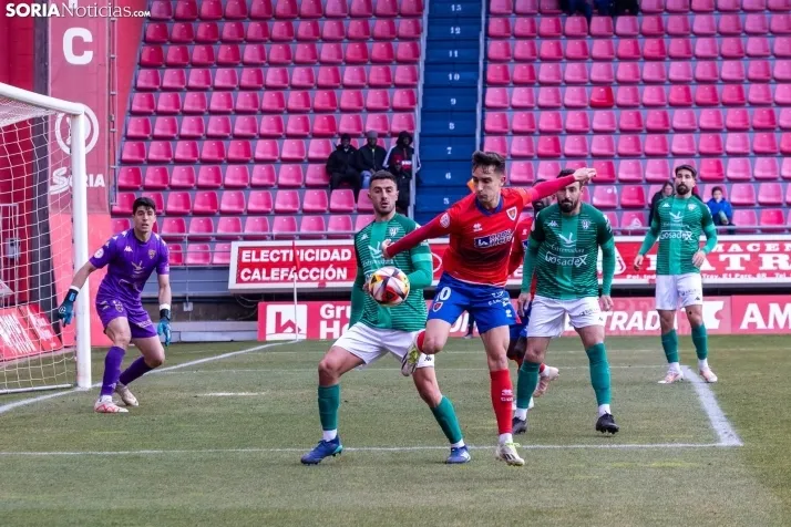 Numancia vs Villanovense ./Viksar Fotografía