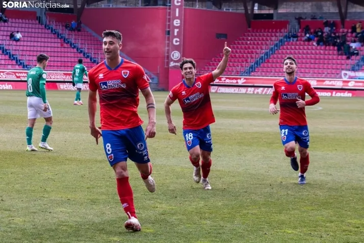 Numancia vs Villanovense ./Viksar Fotografía