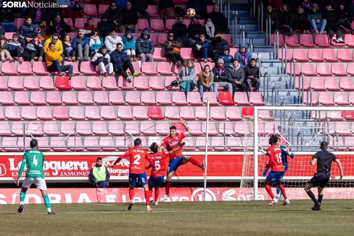 Numancia vs Villanovense ./Viksar Fotografía