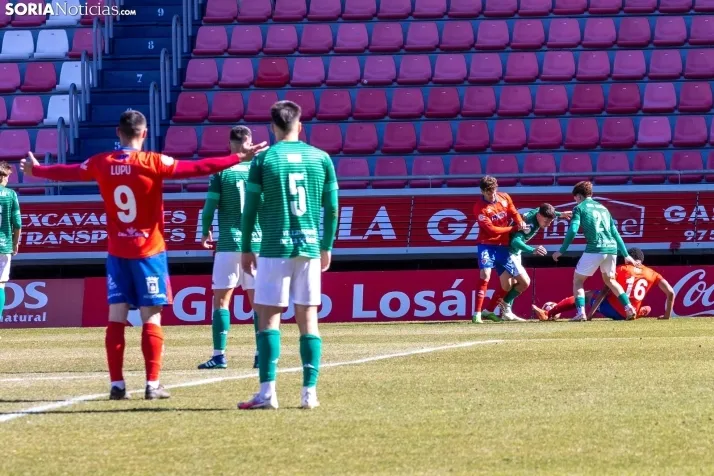 Numancia vs Villanovense ./Viksar Fotografía