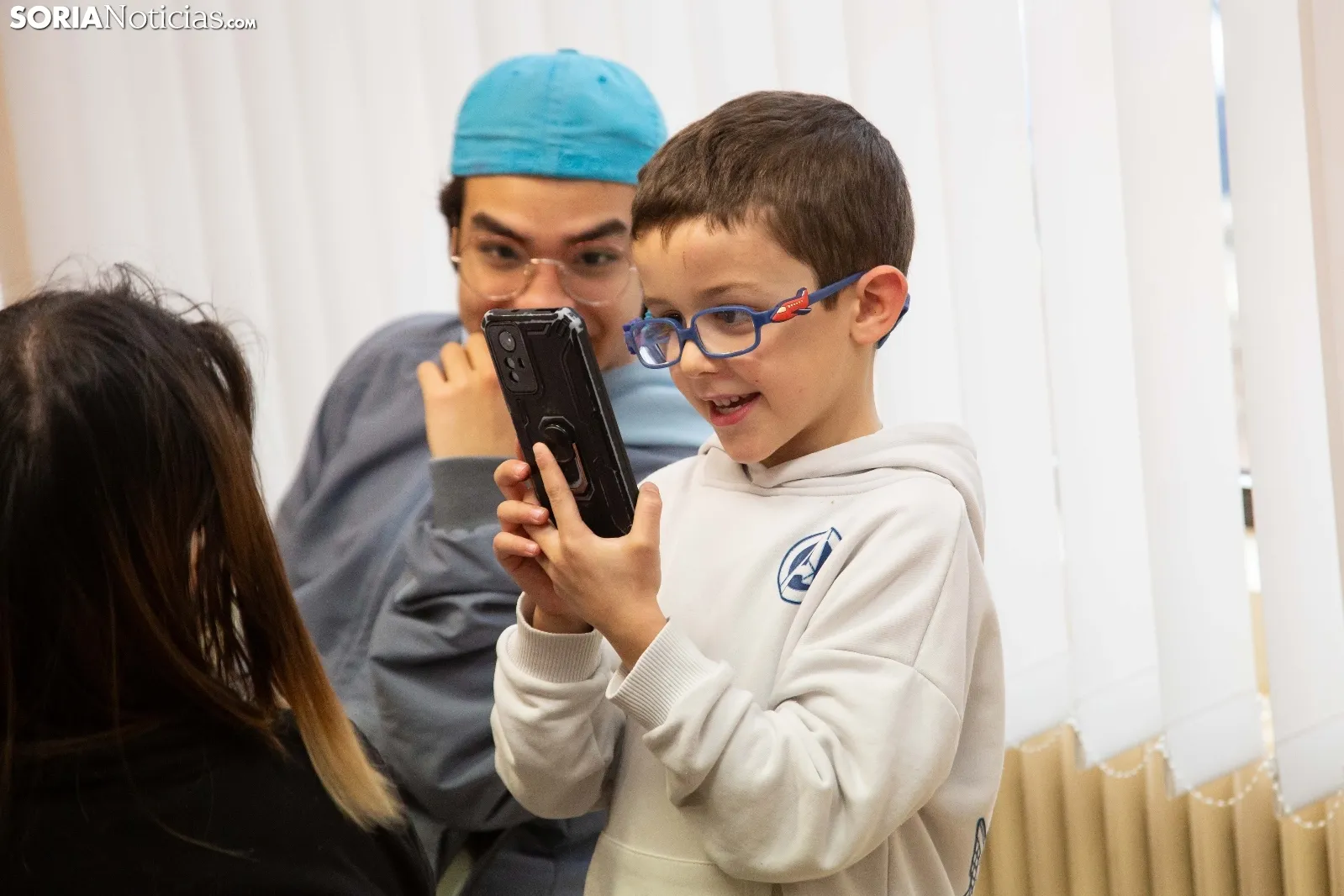 Los niños de Morón de Almazán aprenden con el periódico de Soria Noticias.
