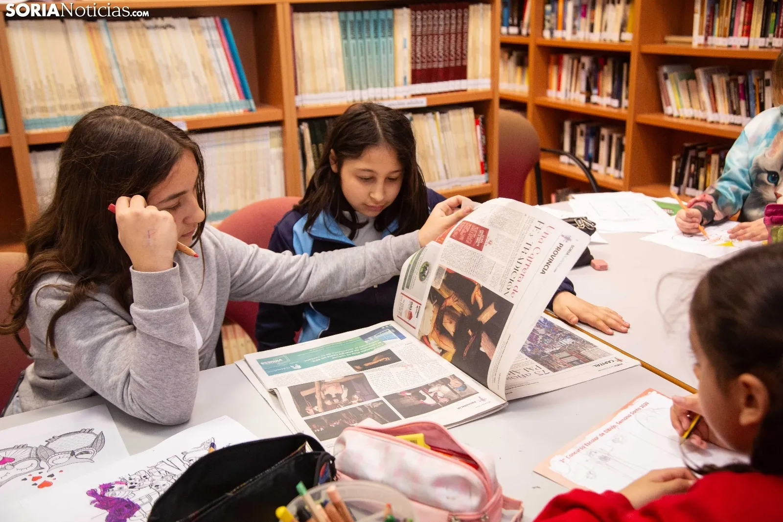 Los niños de Morón de Almazán aprenden con el periódico de Soria Noticias.