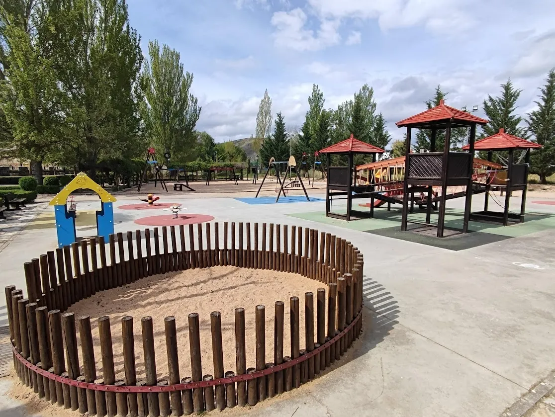 Foto 2 - El Burgo de Osma renovar&aacute; sus parques infantiles y crear&aacute; uno nuevo