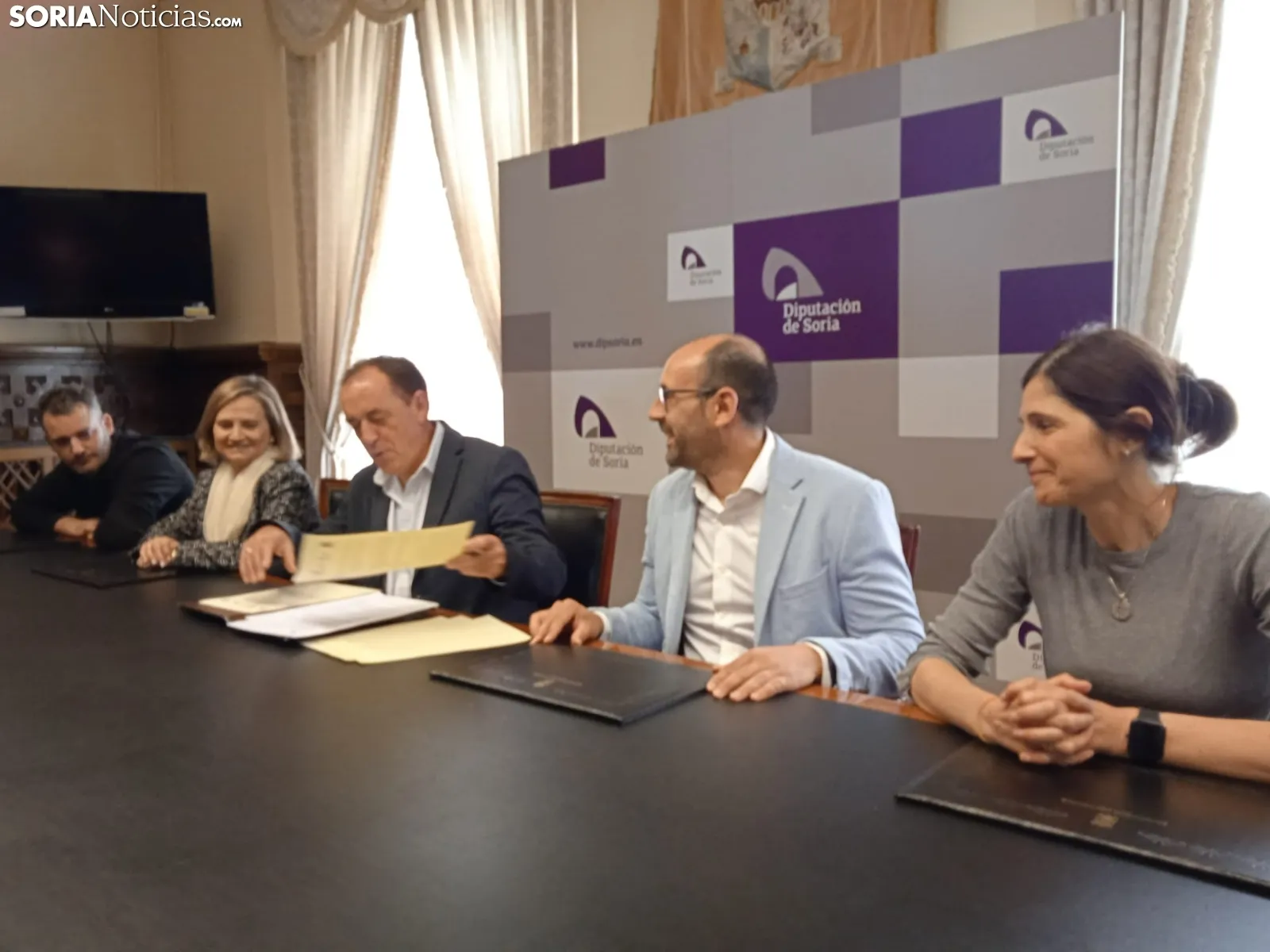 Foto 2 - Diputaci&oacute;n renueva su convenio de colaboraci&oacute;n con los grupos de acci&oacute;n social