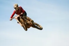 Varios pilotos en el Motocross de San Esteban/ Cristian López.