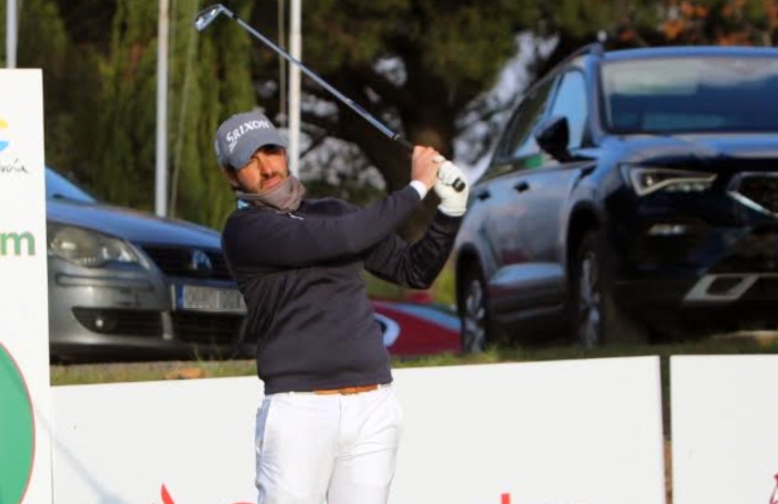 Daniel Berná retoma la competición de golf con buenas sensaciones y una sexta plaza en el Circuito de Madrid de Profesionales