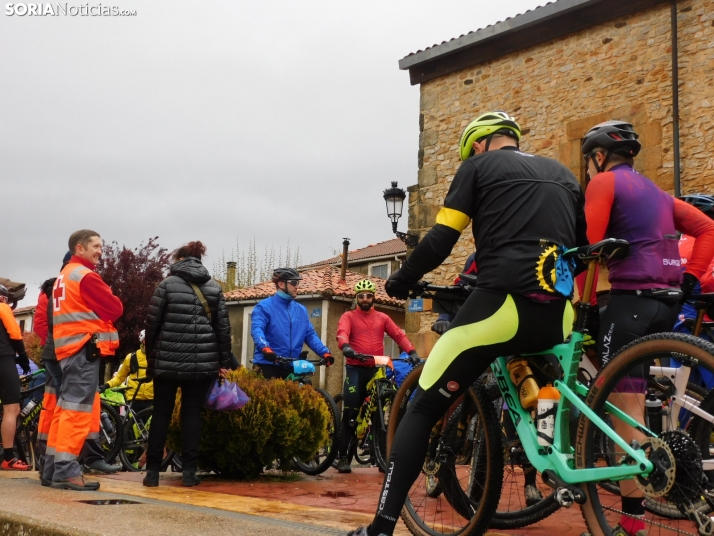 EN FOTOS | La lluvia no detiene las ganas de pedalear en la III BTT Trufa de Abejar
