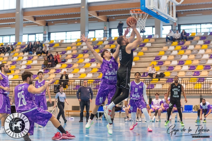 El CSB masculino sigue con su buena dinámica y vence en Segovia (71-74) con un triple en el último segundo