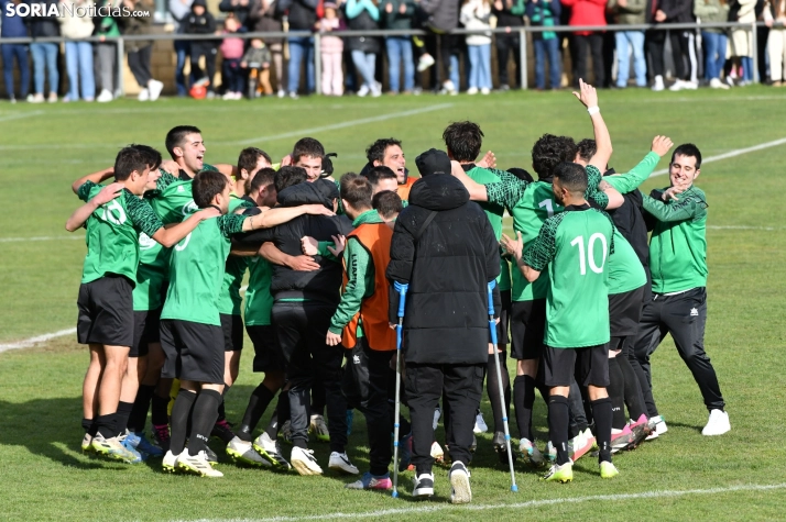 Fotos: Ambiente de Champions para festejar el ascenso del &Aacute;greda a Primera Regional
