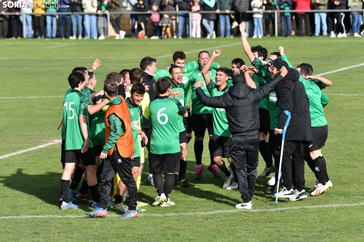 Fotos: Ambiente de Champions para festejar el ascenso del &Aacute;greda a Primera Regional