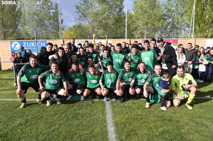 Fotos: Ambiente de Champions para festejar el ascenso del &Aacute;greda a Primera Regional