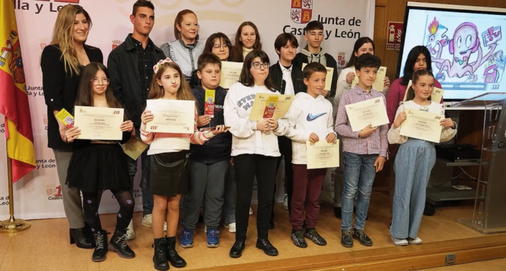 Castilla y León entrega los premios a los ganadores del concurso escolar ¿Qué es para ti el 1-1-2? con 663 participantes
