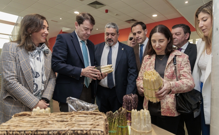 Mañueco reitera su apoyo al agro de Castilla y León e insiste en que se deben poner las mismas condiciones a los productos de fuera de la UE