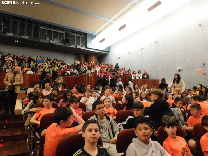 GALER&Iacute;A | M&aacute;s de 550 escolares aprenden sobre m&uacute;sica en el concierto did&aacute;ctico de 