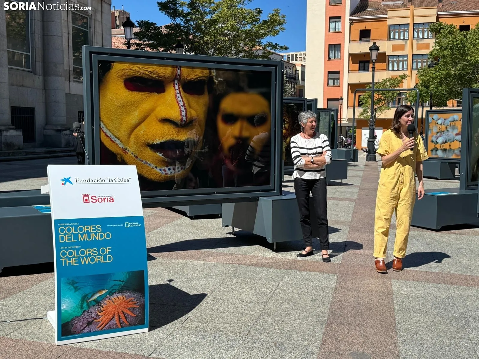 Inauguración de la exposición 'Colores del mundo'. /SN