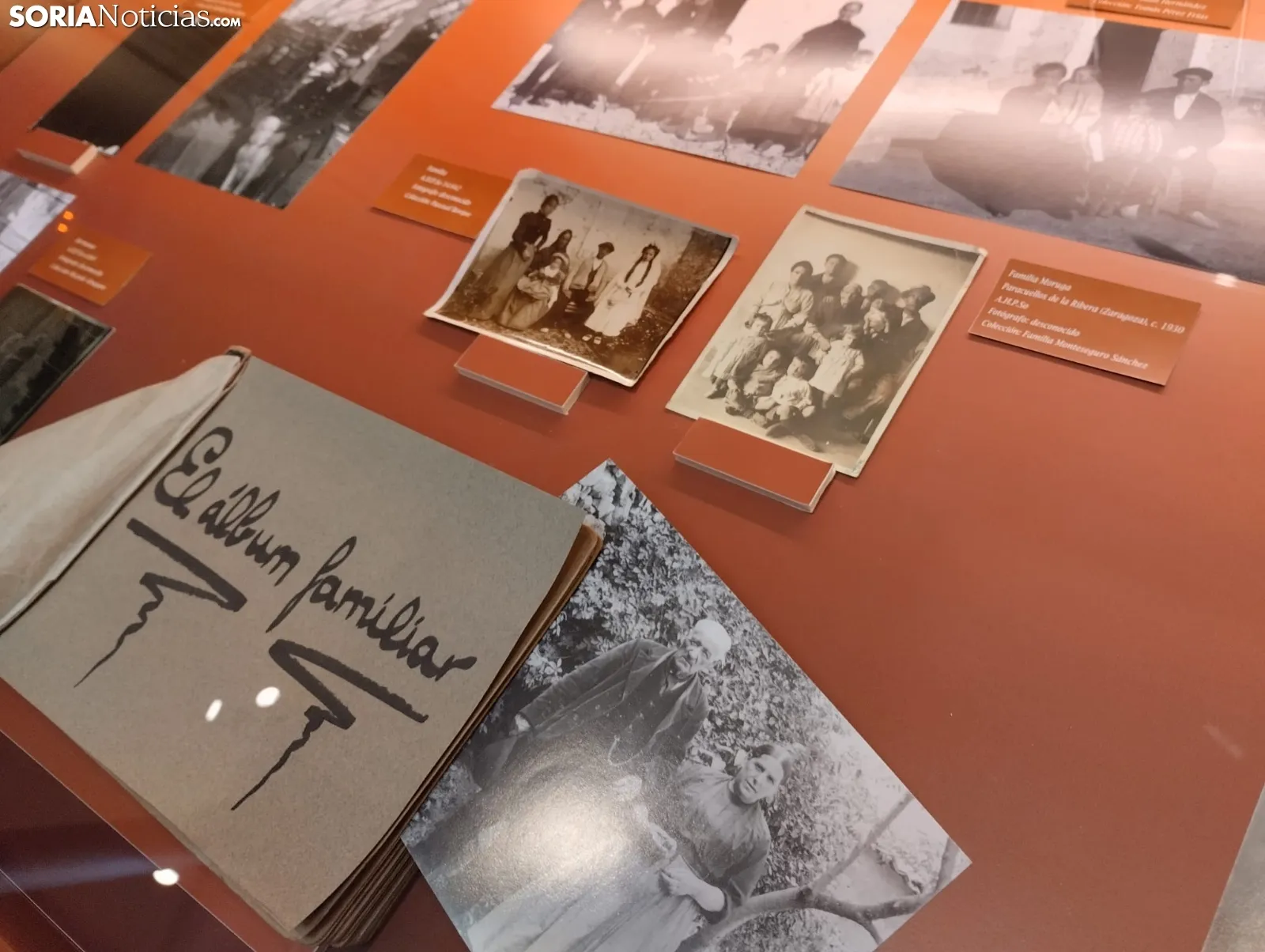 Inauguración de la exposición 'El album familiar'. 