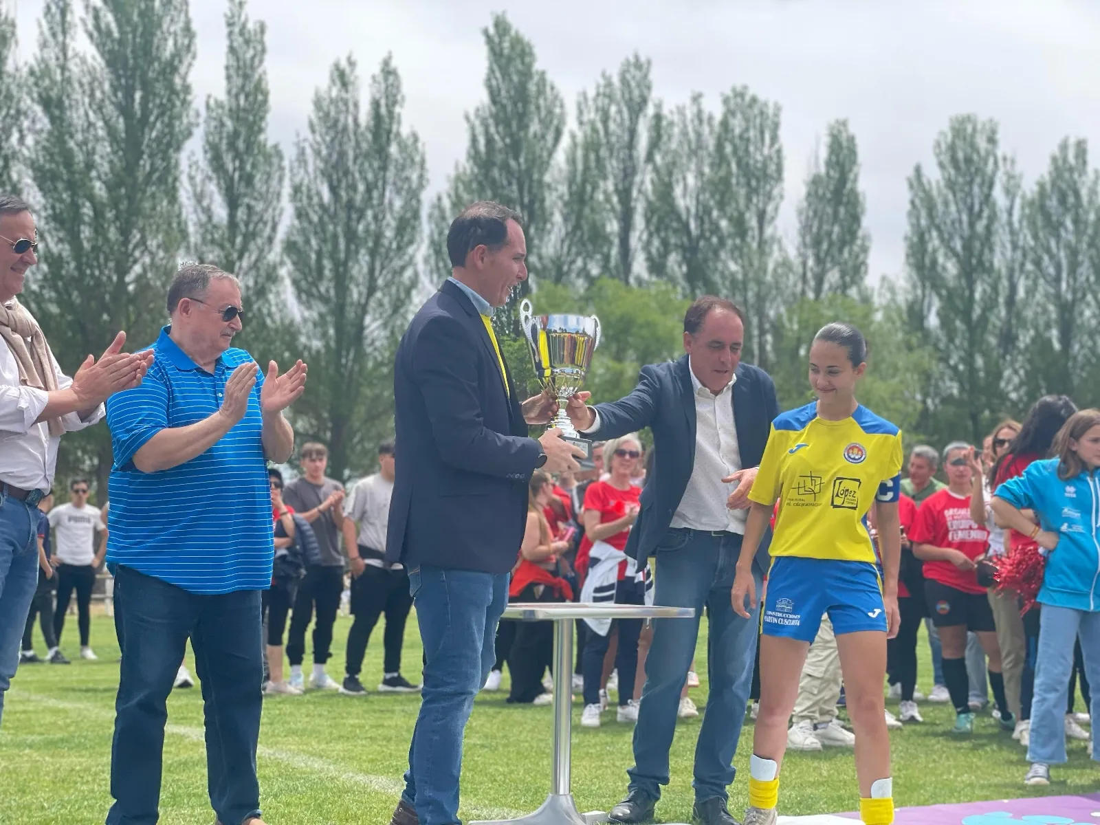 Foto 10 - Fotos: San Esteban de Gormaz se hace con la Copa Diputaci&oacute;n femenina