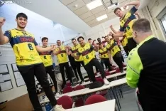 Foto 3 - "Oh capit&aacute;n, mi capit&aacute;n": El &uacute;ltimo baile de Jordi Lluelles en el BM Soria