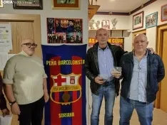 Entrega de trofeos en la Peña Barcelonista Soriana. SN