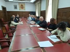 Foto 3 - Reuni&oacute;n de una mesa de coordinaci&oacute;n para buscar soluciones a los problemas recurrentes que sufren los trabajadores temporeros dedicados al sector agr&iacute;cola