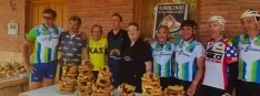 Foto 12 - Los torreznos de la Venta Nueva, el mejor avituallamiento para los ciclistas de &lsquo;La Hist&oacute;rica&rsquo;