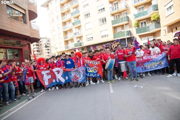 Corteo antes del Numancia vs. Yeclano. /SN