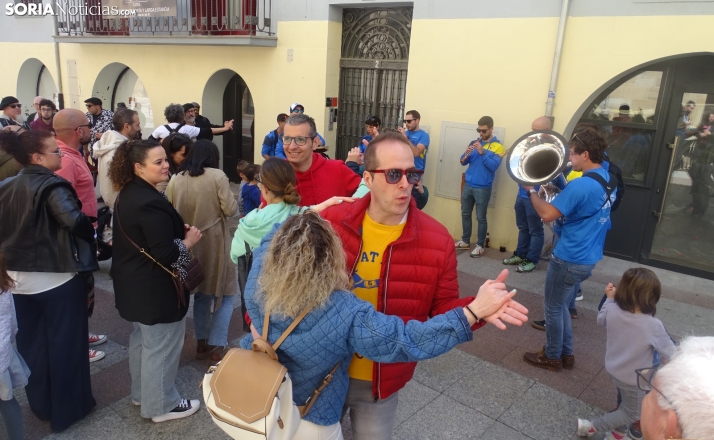 GALERÍA / VIDEO | Dulce vermú y con pasodobles en Soria 