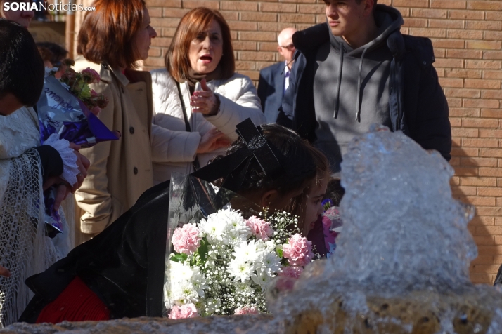 Una imagen de la ofrenda floral este viernes en Ágreda. /PC