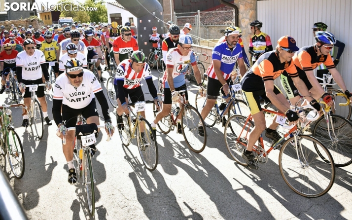250 ‘históricos’ rememoran este fin de semana en Abejar el ciclismo de antaño