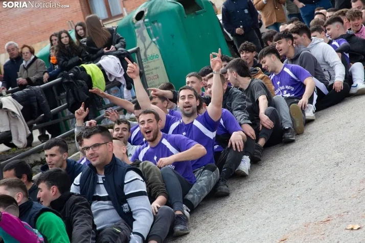 Pingada del Mayo en San Leonardo 2024