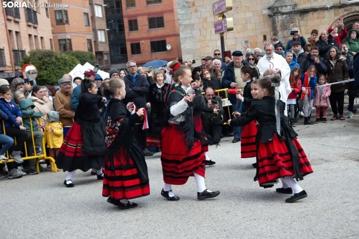 Pingada del Mayo en San Leonardo 2024