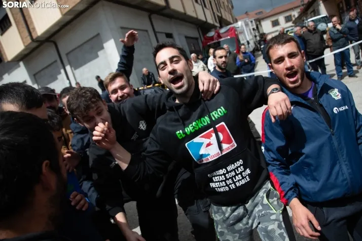 Pingada del Mayo en San Leonardo 2024