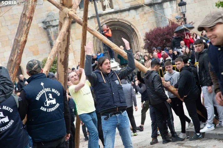 Pingada del Mayo en San Leonardo 2024