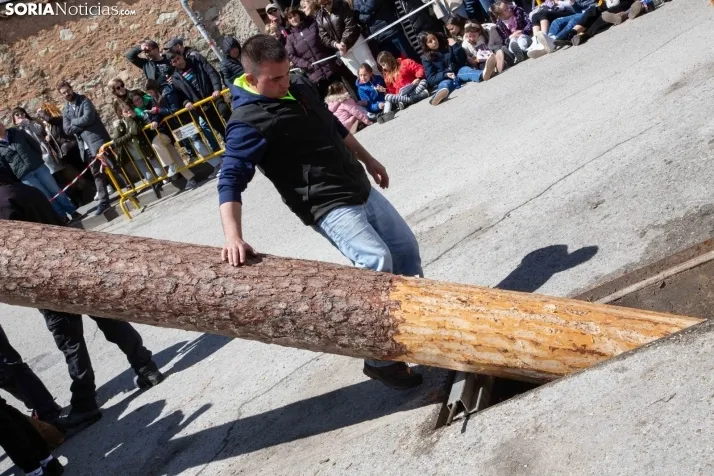 Pingada del Mayo en San Leonardo 2024