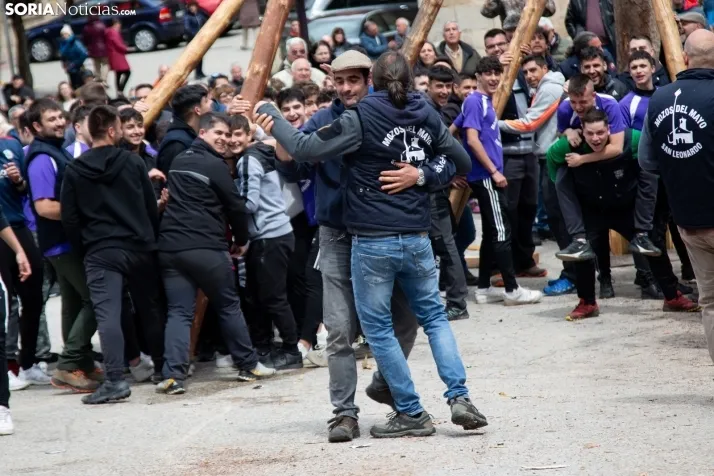 Pingada del Mayo en San Leonardo 2024