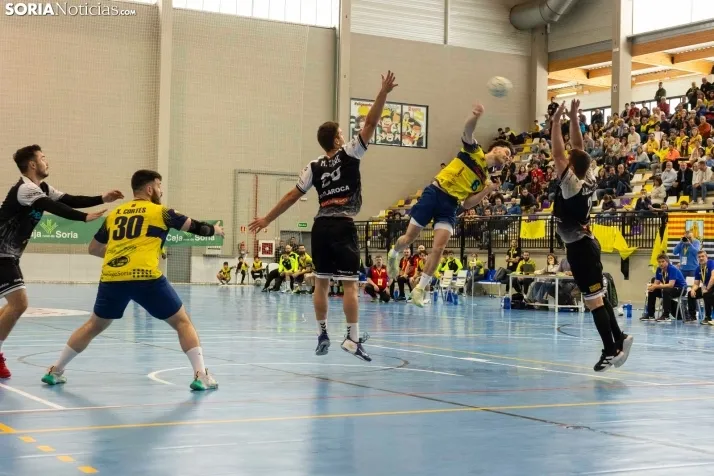 BM Soria vs La Roca