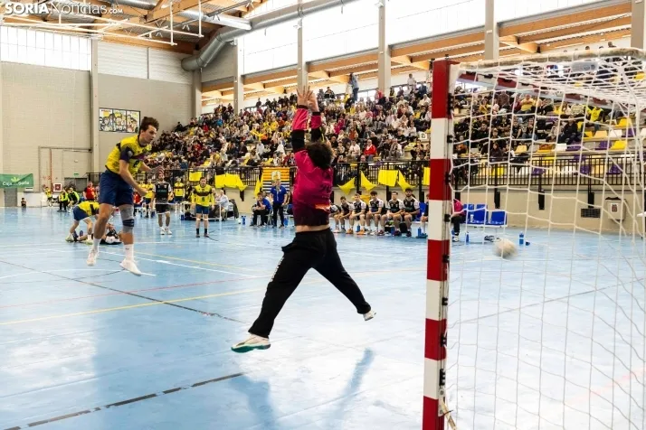 BM Soria vs La Roca