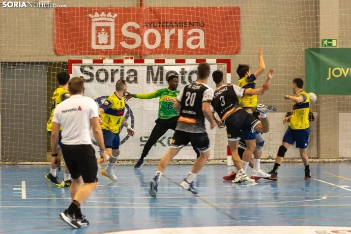 BM Soria vs La Roca