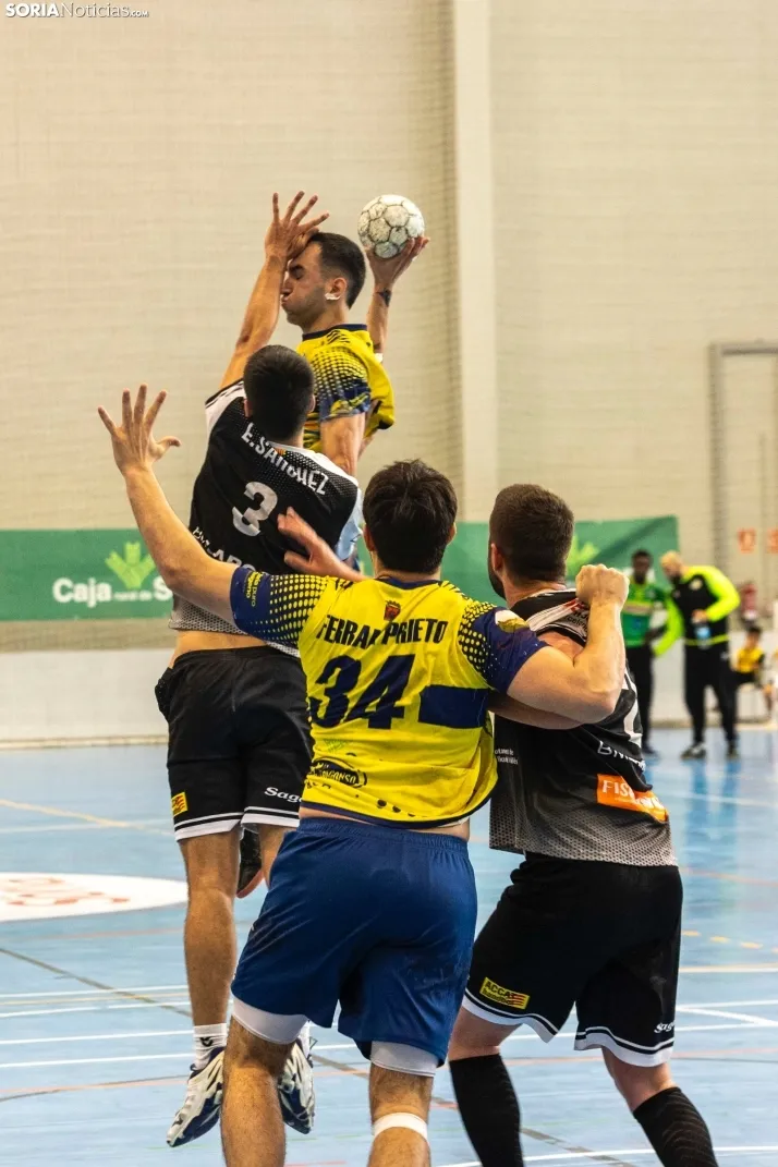 BM Soria vs La Roca